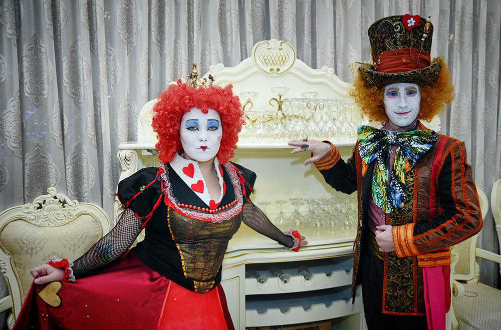 Mad Hatter and Queen of hearts entertainers